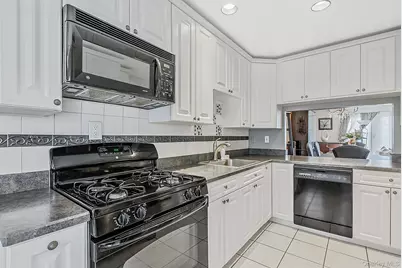 11 Broadlawn Drive, Central Islip, NY 11722 - Photo 5