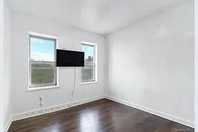 101-06 88th, Ozone Park, NY 11416 - Photo 7