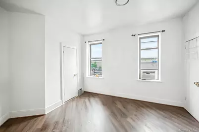 101-06 88th, Ozone Park, NY 11416 - Photo 5