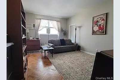 182 Lowell Avenue #upper, Floral Park, NY 11001 - Photo 3
