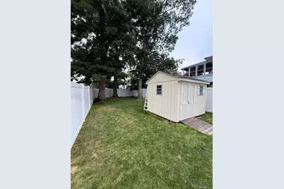 24 California Avenue, Bay Shore, NY 11706 - Photo 17