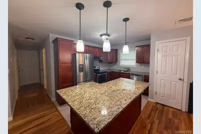 24 California Avenue, Bay Shore, NY 11706 - Photo 3