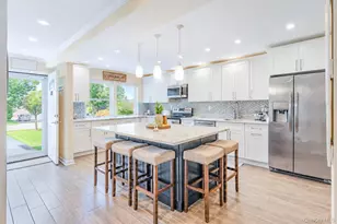 115 Woody Ln, Woodbury, NY 11797 - Photo 3