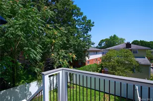 42 Linwood Rd N, Port Washington, NY 11050 - Photo 7