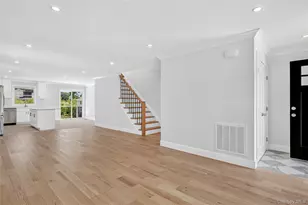 42 Linwood Rd N, Port Washington, NY 11050 - Photo 3