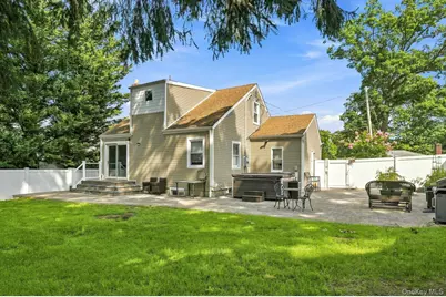 80 E 20th Street, Huntington Station, NY 11746 - Photo 25