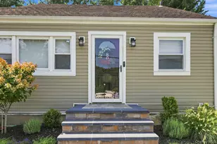 80 E 20th St, Huntington Station, NY 11746 - Photo 3