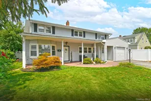 53 Periwinkle Rd, Levittown, NY 11756 - Photo 3