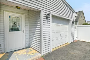 53 Periwinkle Rd, Levittown, NY 11756 - Photo 19