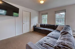 429 Kaplan Ave, Greenport, NY 11944 - Photo 7