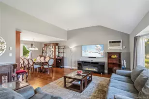 542 N Suffolk Ave, Massapequa, NY 11758 - Photo 5