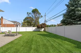 542 N Suffolk Ave, Massapequa, NY 11758 - Photo 37