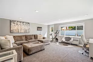 542 N Suffolk Ave, Massapequa, NY 11758 - Photo 29