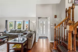 542 N Suffolk Ave, Massapequa, NY 11758 - Photo 7