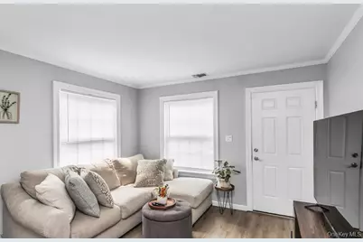 282 Fairview Circle, Middle Island, NY 11953 - Photo 3