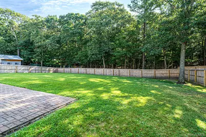 10 Cedar Lane, Medford, NY 11763 - Photo 7