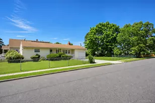 46 Marshall Ave, Brentwood, NY 11717 - Photo 3