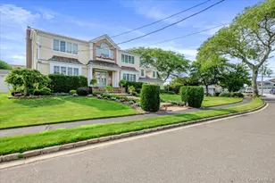 150 Harborview Dr, Massapequa, NY 11758 - Photo 3