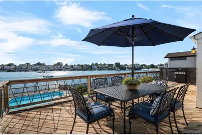 2718 Riverside Drive, Wantagh, NY 11793 - Photo 33