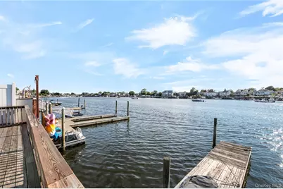2718 Riverside Drive, Wantagh, NY 11793 - Photo 37