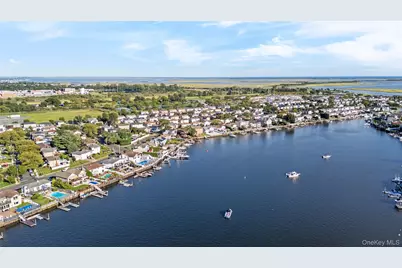 2718 Riverside Drive, Wantagh, NY 11793 - Photo 43