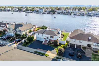 2718 Riverside Drive, Wantagh, NY 11793 - Photo 5