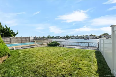 2718 Riverside Drive, Wantagh, NY 11793 - Photo 39