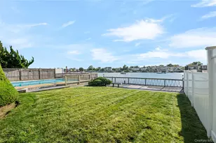 2718 Riverside Dr, Wantagh, NY 11793 - Photo 39