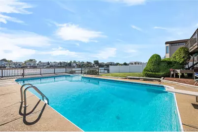 2718 Riverside Drive, Wantagh, NY 11793 - Photo 35