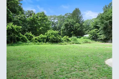 554 Mill Road, Coram, NY 11727 - Photo 9