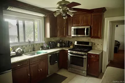 930 Mile Square Road, Yonkers, NY 10704 - Photo 7