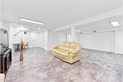 1230 Parkwood Drive, Merrick, NY 11566 - Photo 15