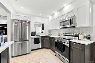 1230 Parkwood Dr, Merrick, NY 11566 - Photo 7