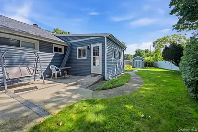1230 Parkwood Drive, Merrick, NY 11566 - Photo 19
