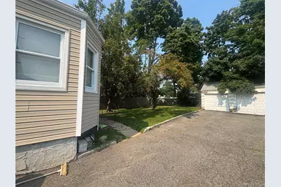 110 N Columbus Avenue, Freeport, NY 11520 - Photo 3