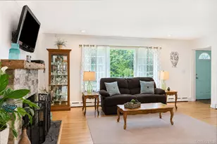 49 Regent St, Patchogue, NY 11772 - Photo 5
