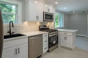 158 Schlueter Dr, Hopewell Junction, NY 12533 - Photo 3