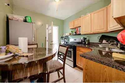 719 Van Nest Avenue, Bronx, NY 10462 - Photo 5