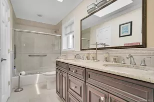 7 Tomkins Ct, Commack, NY 11725 - Photo 33