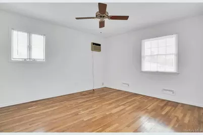 7 Tomkins Court, Commack, NY 11725 - Photo 31