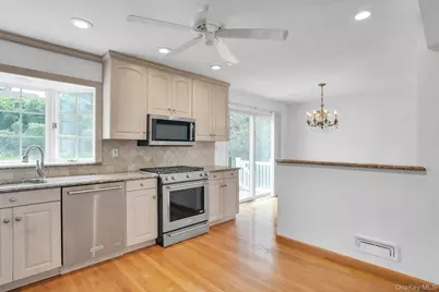 7 Tomkins Court, Commack, NY 11725 - Photo 21