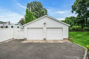 7 Tomkins Ct, Commack, NY 11725 - Photo 41