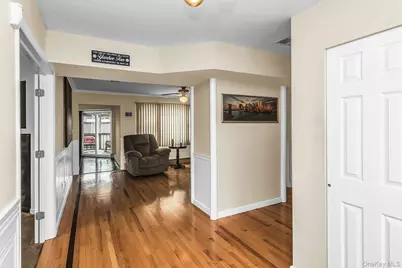 17 Chickadee Lane, Levittown, NY 11756 - Photo 5