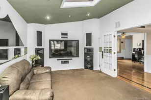 17 Chickadee Ln, Levittown, NY 11756 - Photo 9