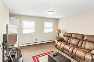 17 Chickadee Ln, Levittown, NY 11756 - Photo 19