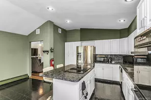 17 Chickadee Ln, Levittown, NY 11756 - Photo 11
