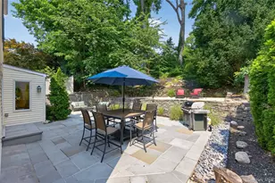 73 Maple Pl, Huntington, NY 11743 - Photo 37