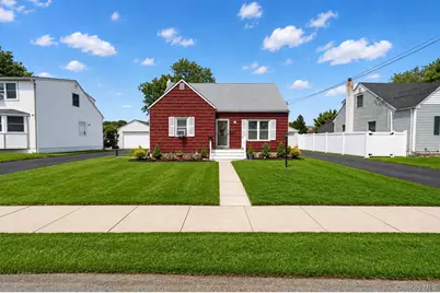 17 Heathcote Road, Lindenhurst, NY 11757 - Photo 1
