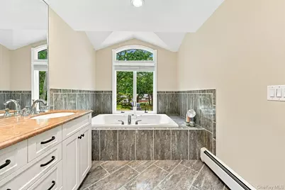 11 Soundview Drive, Port Jefferson, NY 11777 - Photo 17