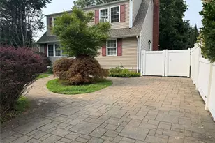 7 Grange St, Huntington, NY 11743 - Photo 9